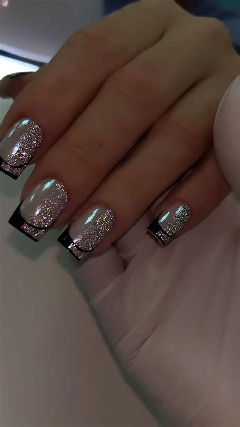 65 Dazzling New Years Eve Nail Designs To Ring In 2024 Artofit