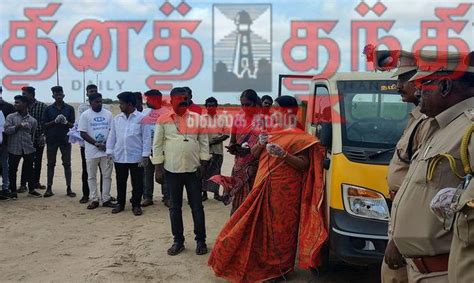 Cleaning work at Vedaranyam beach | வேதாரண்யம் கடற்கரையில் தூய்மை பணி