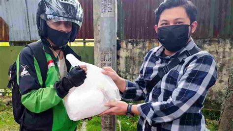 Ojol Dan Warga Terdampak Covid Di Kota Banjar Dapat Sembako Dari