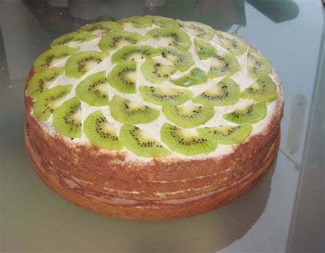 Cake With Kiwi