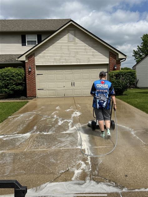 Driveway Cleaning In Indianapolis, IN | Pressure Doctor Inc.