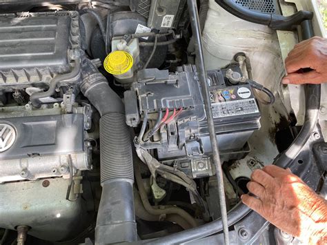 Замена аккумулятора VAG 5K0915105D на VAG 5K0915105E — Volkswagen Polo ...