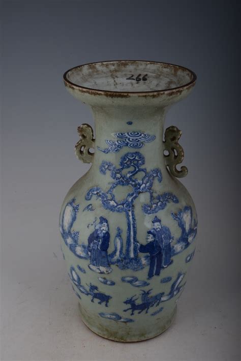 民国豆青釉青花人物纹螭耳瓶赣州市博物馆官方网站｜national Museum Of Ganzhou