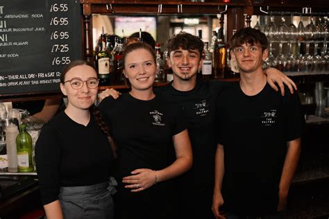 The Halfway Llanelli Friendly Llanelli Pub With Food Live Sports