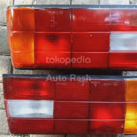 Jual Bmw E Lampu Stoplamp Belakang Tail Light Copotan M Kanan Di