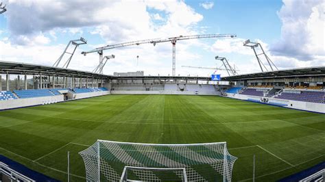 Epochales Ereignis Blau Weiß Linz eröffnet neues Stadion