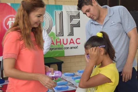 Entrega de lentes graduados a niños y jóvenes de Anáhuac Fundación CLISA