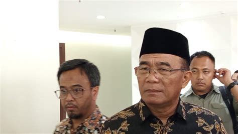 Solusi Menengah Turun Kelas Menko Pmk Soroti Pentingnya Meningkatkan