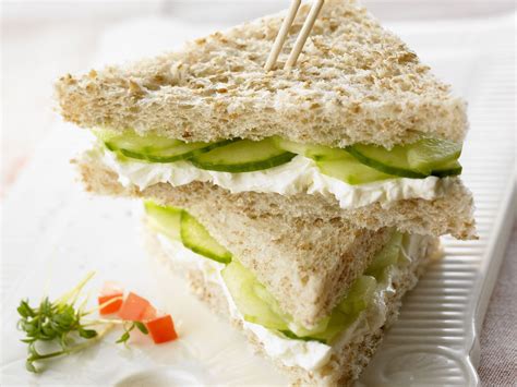 Frischkäse Gurken Sandwich Rezept EAT SMARTER