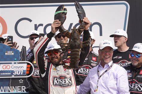 Martin Truex Jr Wins At New Hampshire Motor Speedway For St Time In