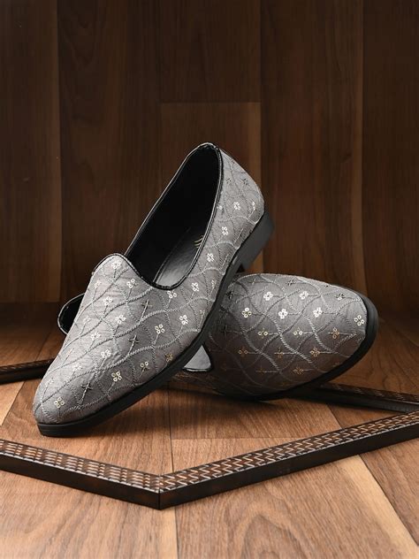 Buy House Of Pataudi Men Embroidered Lightweight Mojaris Casual Shoes For Men 27756768 Myntra