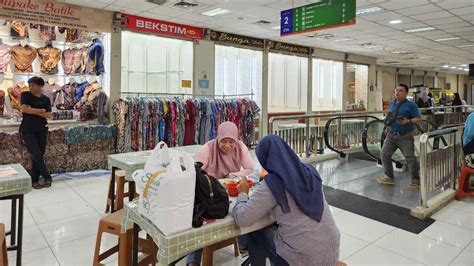 Pasar Tanah Abang Sepi Pembeli Omzet Pedagang Foodcourt Juga Turun