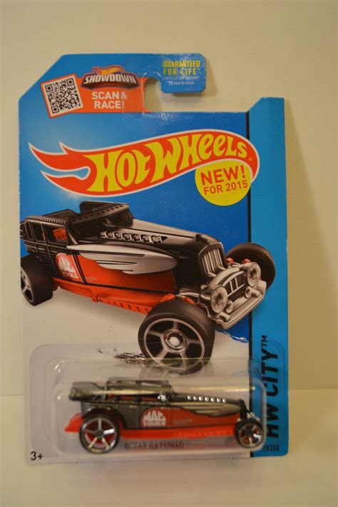 2015 013a Halls Guide For Hot Wheels Collectors