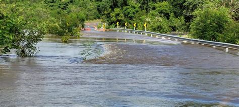 PRF libera trecho da BR 222 alagado após fortes chuvas em Piripiri