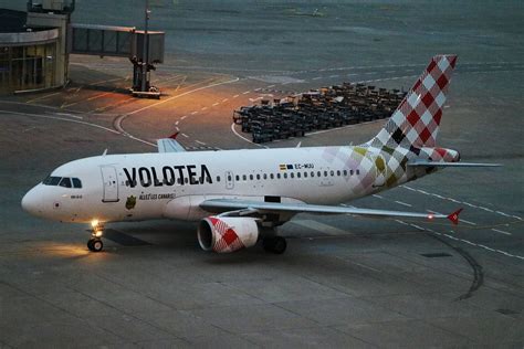 Airbus A Volotea Ec Muu Gva November Flickr