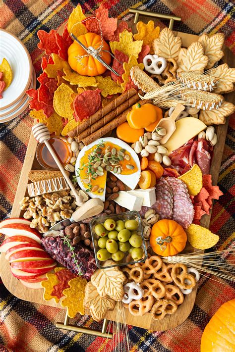 21 Amazing Thanksgiving Charcuterie Board Ideas To Try