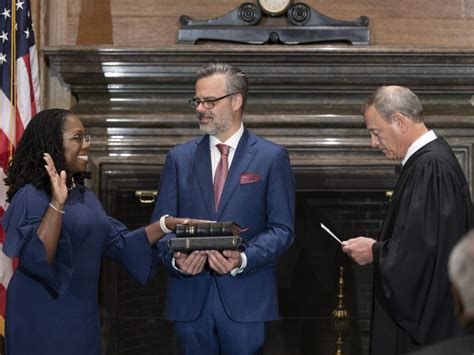 Ketanji Brown Jackson Sworn In 1st Black Woman On Us Supreme Court