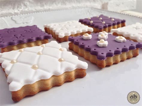 Galletas Elegantes Decoradas Con Fondant Alice Bakery