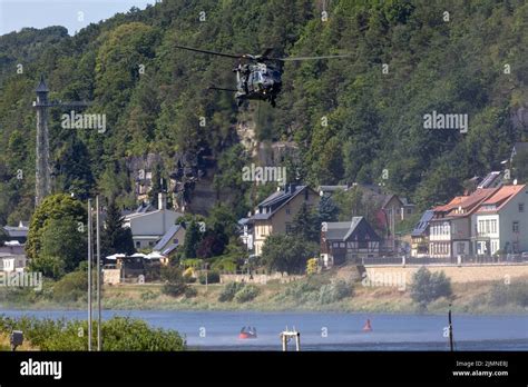 07 August 2022 Saxony Bad Schandau Ein Löschhubschrauber der