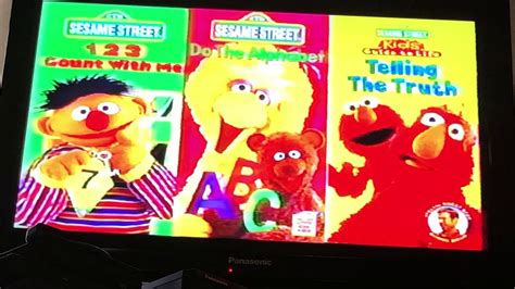 Sesame Street Elmo Saves Christmas