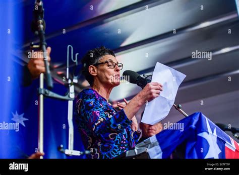 Deborah Conway Singer Hi Res Stock Photography And Images Alamy