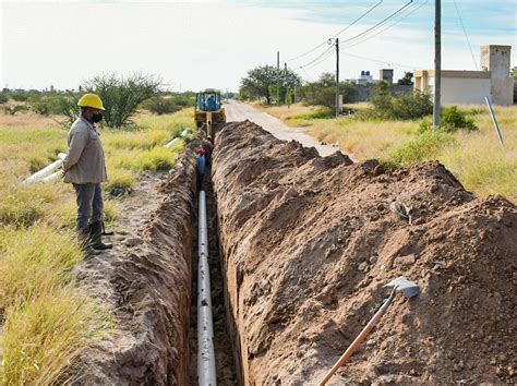 Avanza la obra del nexo de cloaca La Quebrada que beneficiará a vecinos