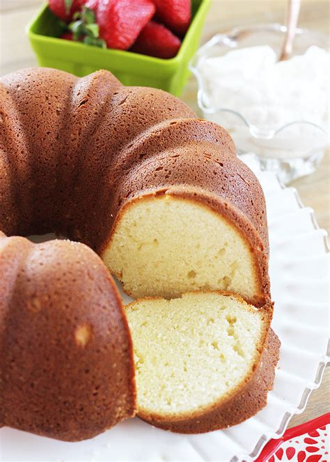 Old Fashioned Buttermilk Pound Cake