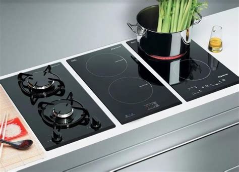 Induction Cooktops vs Gas Cooktops - Which is Right for you?