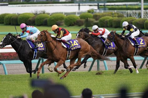 Naoto（写真用） On Twitter 中山11r 第82回皐月賞 稀にみる混戦の皐月賞を制したのは、福永祐一騎乗のジオグリフ！ 札幌