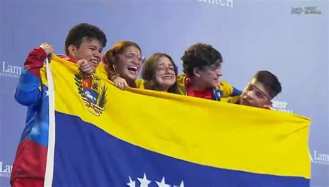 Jóvenes zulianos ganan campeonato mundial de robótica en Singapur