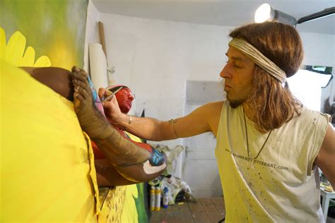 Can You Spot The Naked Woman Covered In Body Paint In This Optical Illusion The US Sun The