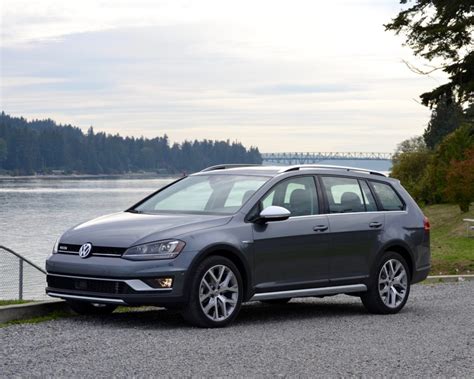 2017 Volkswagen Golf Alltrack and Full-Line Drive - Dad Logic