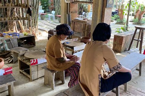 Hour Pottery Making In Thanh Ha Pottery Village