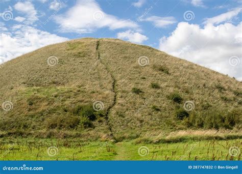 Silbury Hill In Wiltshire Uk Stock Photo Image Of Ancient Mound