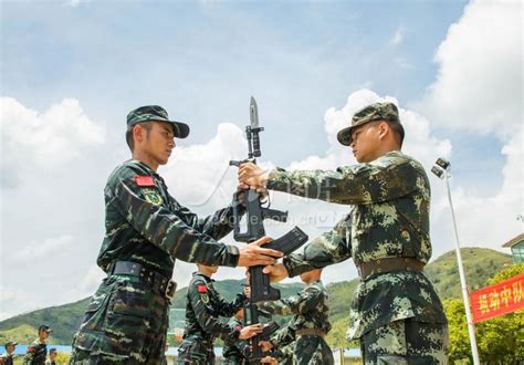 武警广西总队贺州支队举行预备特战队员入队仪式 人民图片网