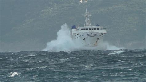 Forte Mareggiata A Capri Traversata Da Brividi Per Il Traghetto