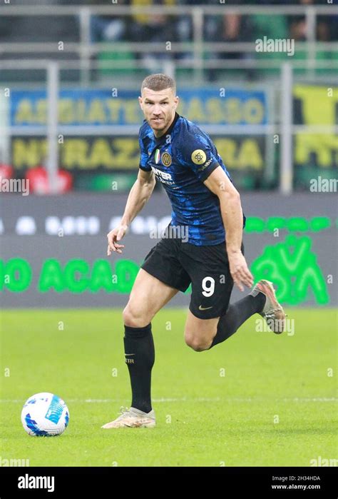 Dzeko Juventus Hi Res Stock Photography And Images Alamy