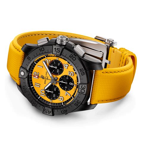 Avenger B Chronograph Night Mission C Ramique Jaune