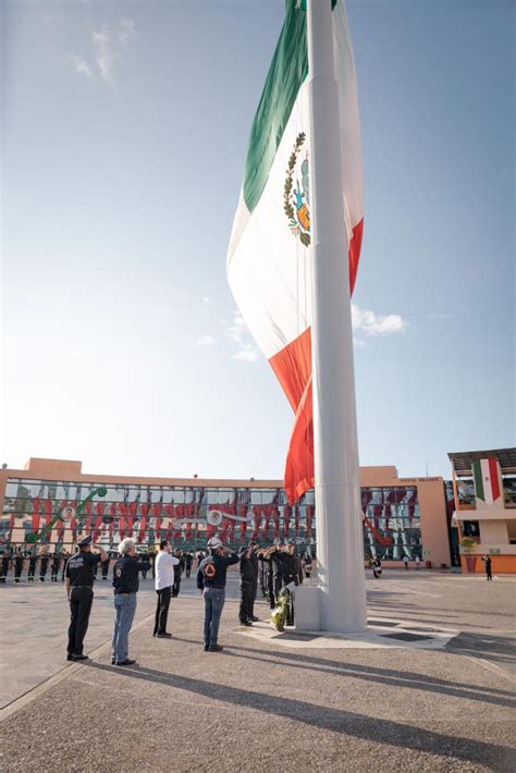 Iza Gobierno De Guerrero La Bandera A Media Asta Por V Ctimas Del S