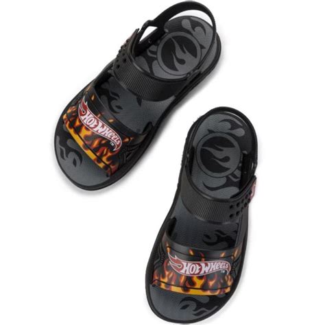 Sandália Grendene Kids Hot Wheels Shark Preto e Vermelho Compre Agora Cabana Magazine