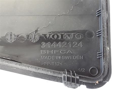 Naudotas VOLVO XC60 Akumuliatoriaus Apdaila 31442124