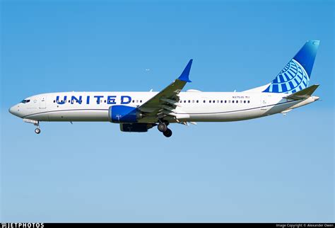 N37535 Boeing 737 9 MAX United Airlines Alexander Owen JetPhotos