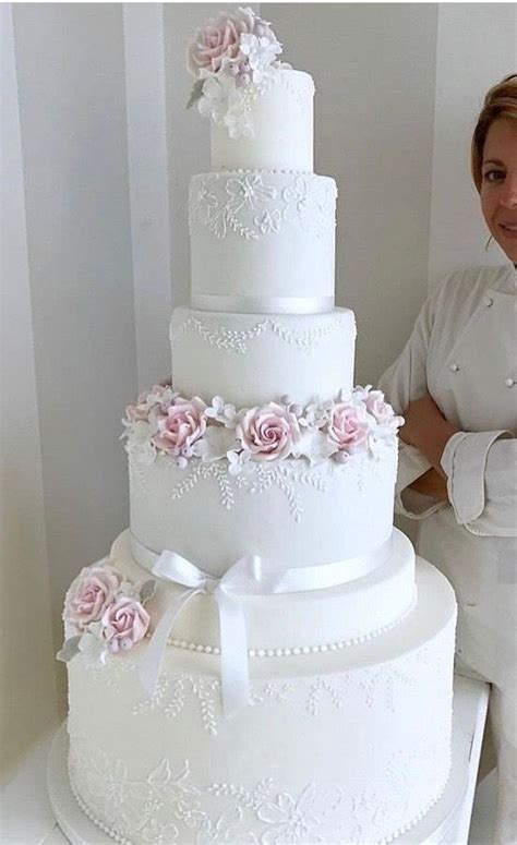 Pin By Makai Fernandes On Inspirasi In 2024 Pink Wedding Cake White