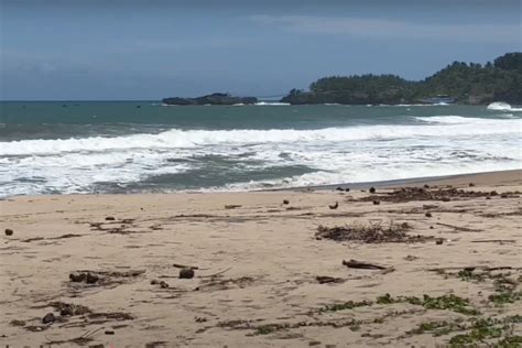 Menikmati Keindahan Alami Pantai Soge Di Pacitan Destinasi Wisata