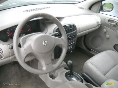 Taupe Interior 2004 Dodge Neon SE Photo #48788125 | GTCarLot.com