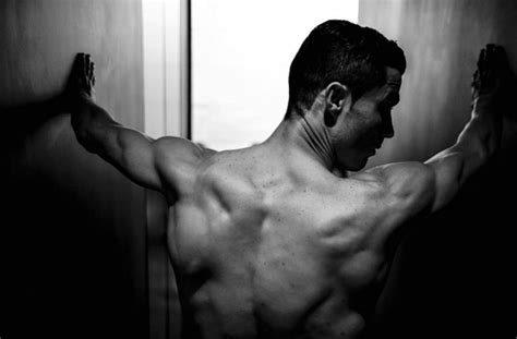 Cristiano Ronaldo Exibe O Seu Corpo Escultural Flashes FLASH