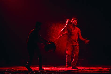 Théâtre Tom na Fazenda Tom à la ferme de Michel Marc Bouchard