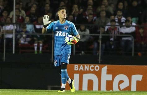 Goleiro Jean Vai Treinar Separado Do Elenco Do S O Paulo Jovem Pan