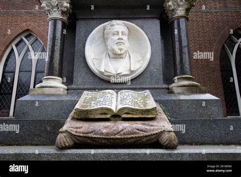 The Grave Of Revd Charles Spurgeon Baptist Preacherwest Norwood