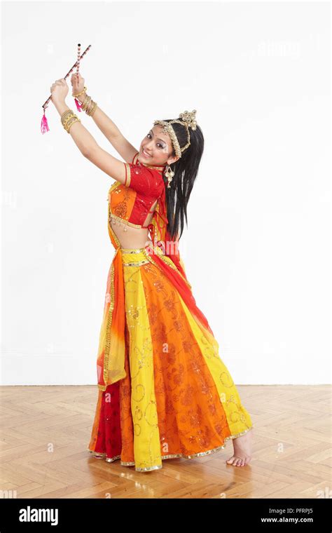 Dance dandiya hi-res stock photography and images - Alamy